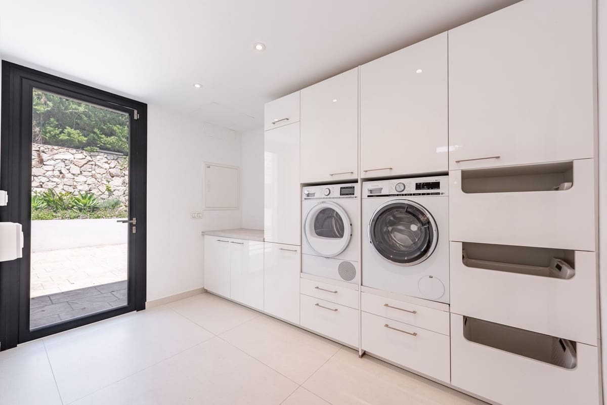 6 makuuhuone Huvila myytävänä paikassa Estepona - 2 195 000 € (Ref: 8866153)