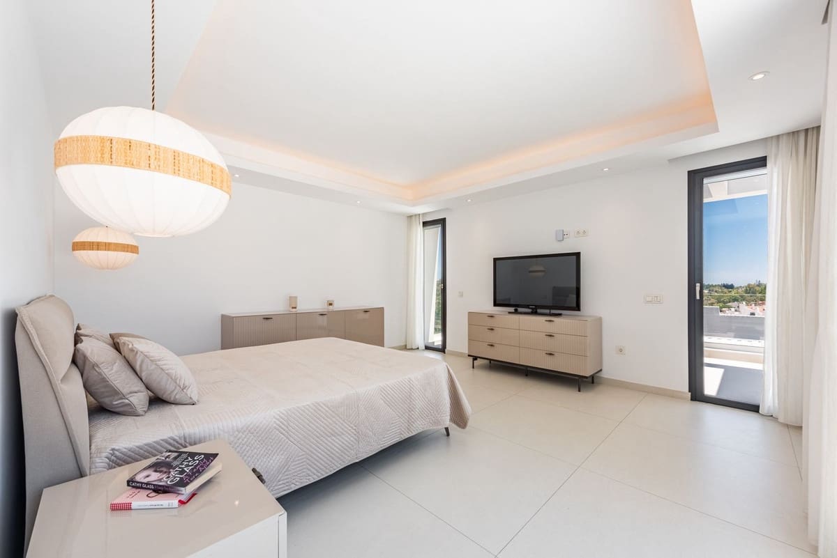 6 makuuhuone Huvila myytävänä paikassa Estepona - 2 195 000 € (Ref: 8866153)