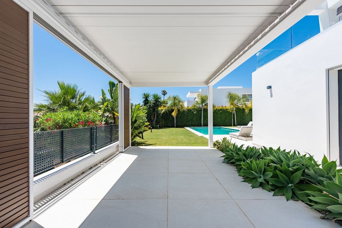 6 makuuhuone Huvila myytävänä paikassa Estepona - 2 195 000 € (Ref: 8866153)