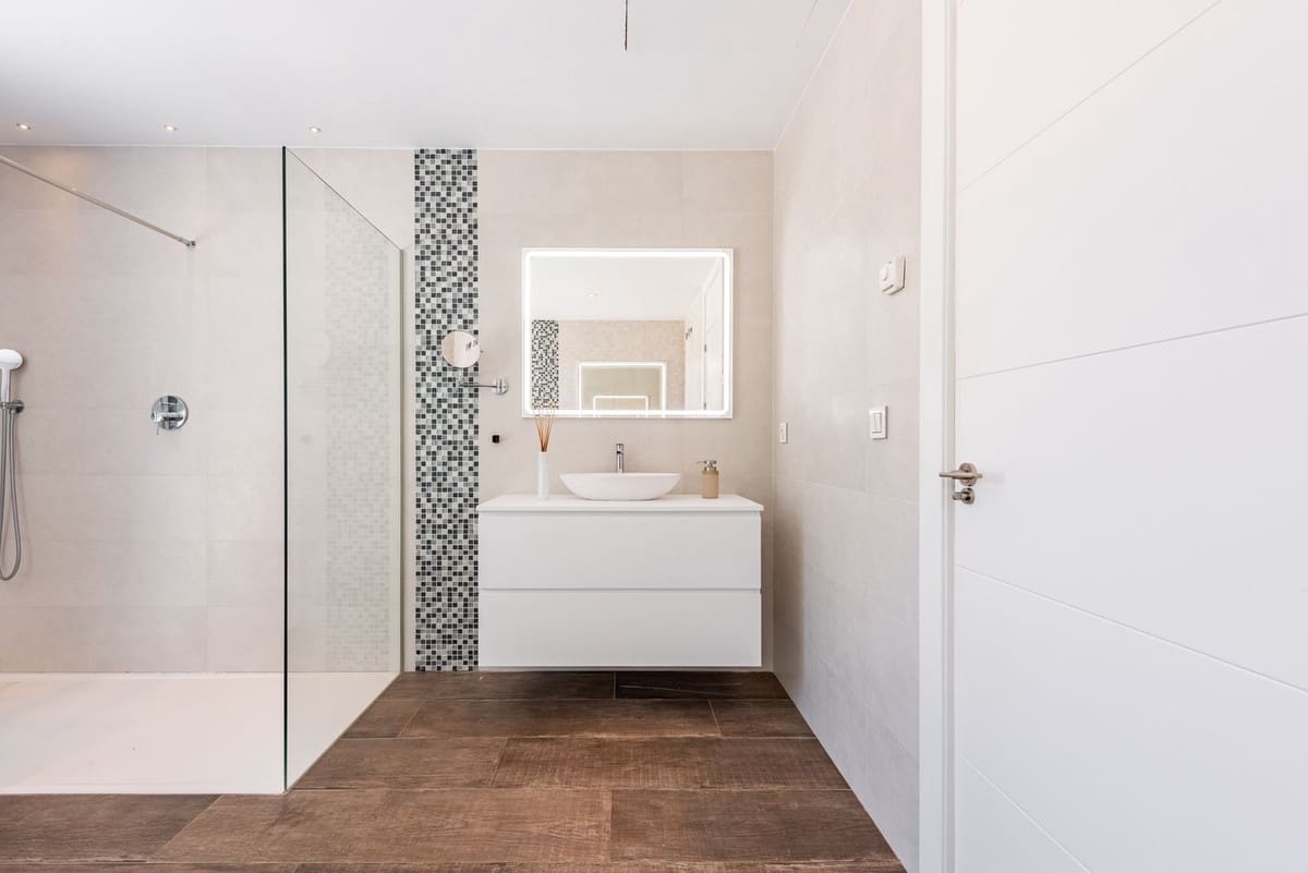 6 makuuhuone Huvila myytävänä paikassa Estepona - 2 195 000 € (Ref: 8866153)