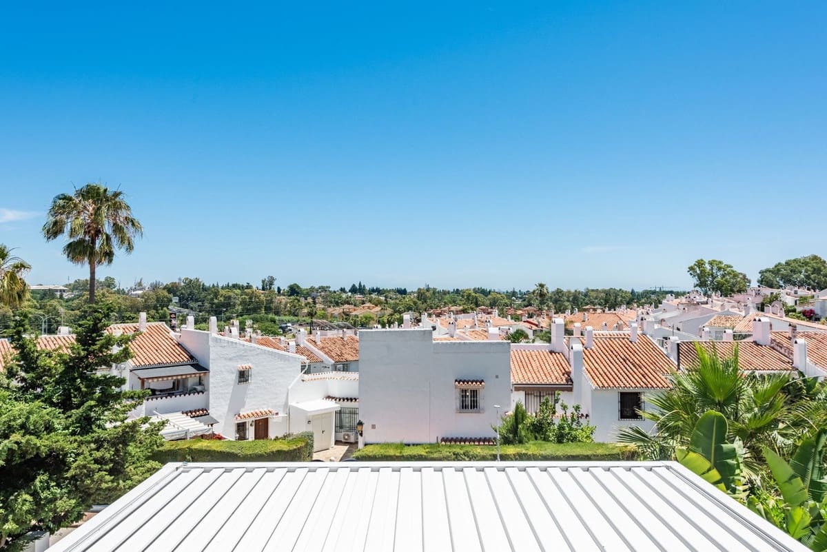 6 makuuhuone Huvila myytävänä paikassa Estepona - 2 195 000 € (Ref: 8866153)