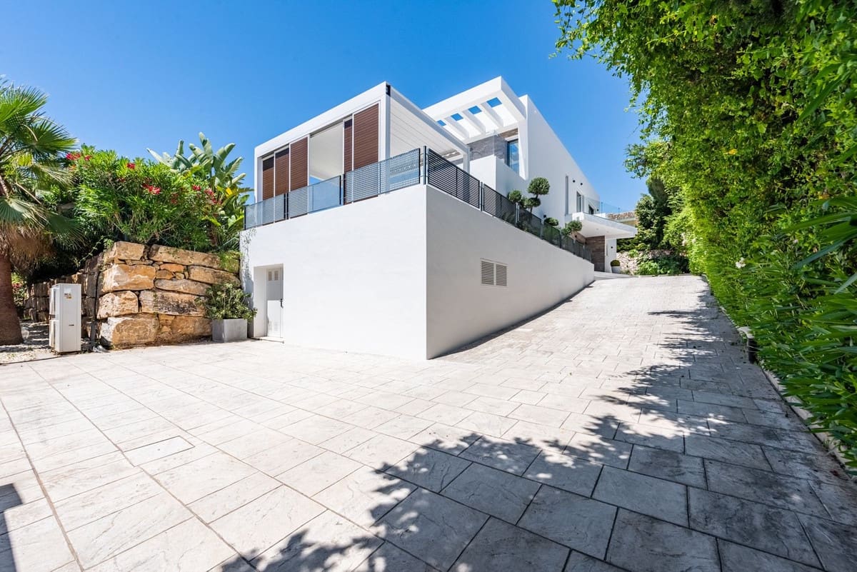 6 makuuhuone Huvila myytävänä paikassa Estepona - 2 195 000 € (Ref: 8866153)