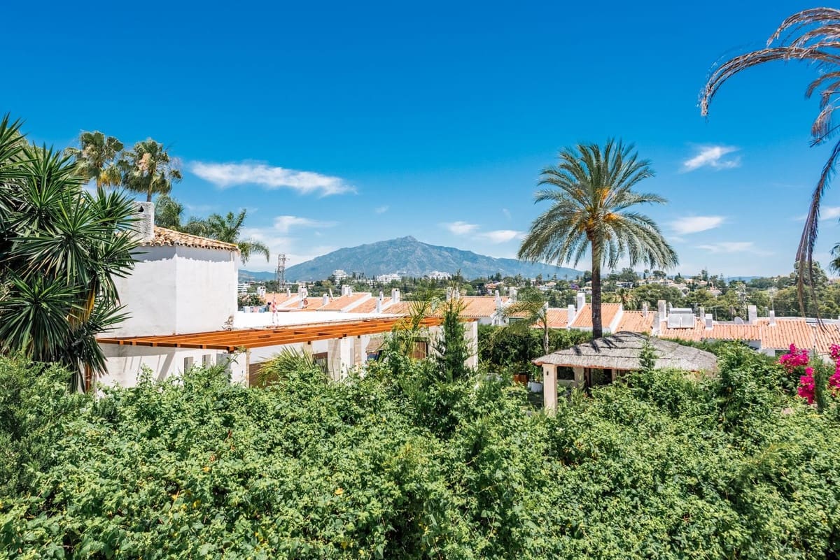 6 makuuhuone Huvila myytävänä paikassa Estepona - 2 195 000 € (Ref: 8866153)