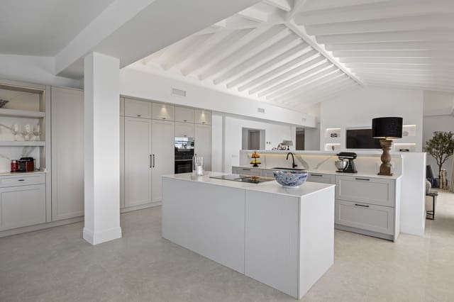 Chalet de 5 habitaciones en El Paraíso, Benahavís en venta con garaje - 4.975.000 € (Ref: 8866154)