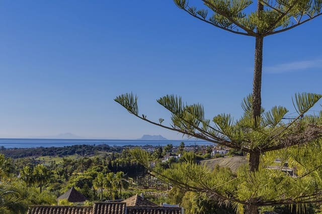 Chalet de 5 habitaciones en El Paraíso, Benahavís en venta con garaje - 4.975.000 € (Ref: 8866154)