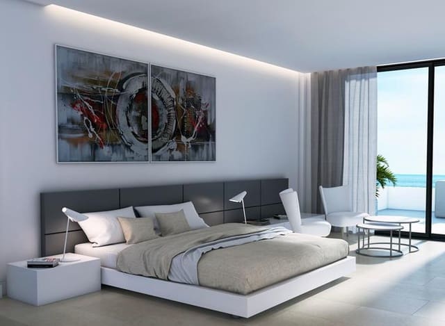 4 bedroom Villa for sale in La Duquesa / Puerto de la Duquesa, Manilva - € 1,065,000 (Ref: 8875930)