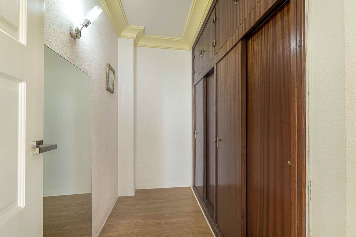 5 sypialnia Willa na sprzedaż w Estepona z garażem - 995 000 € (Ref: 8941861)