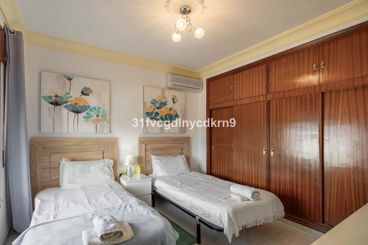 5 makuuhuone Huvila myytävänä paikassa Estepona mukana 
autotalli - 995 000 € (Ref: 8941861)