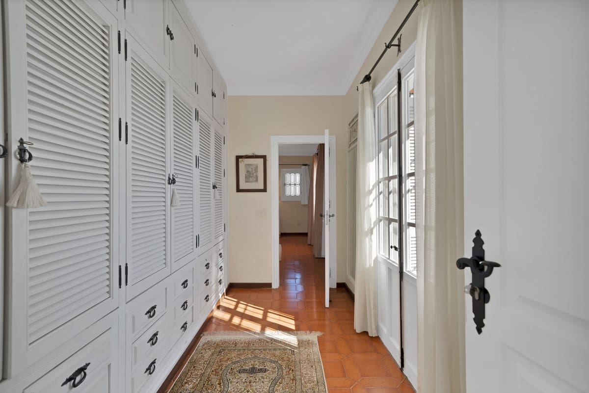 6 soverom Villa til salgs i Nueva Andalucia - € 3 050 000 (Ref: 8948297)