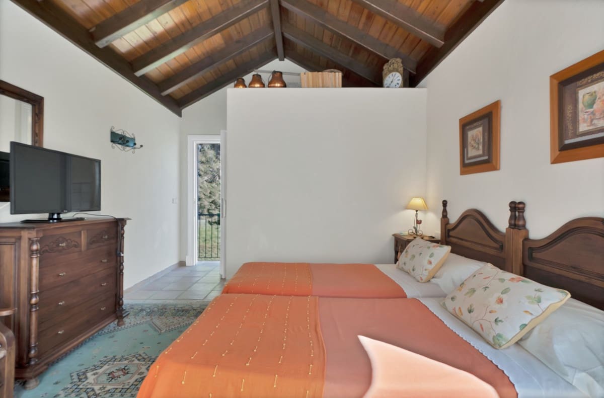 6 soverom Villa til salgs i Nueva Andalucia - € 3 050 000 (Ref: 8948297)