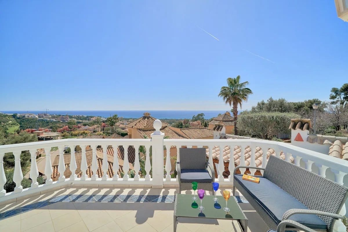 7 soveværelse Villa til salg i Las Chapas med garage - € 2.285.000 (Ref: 8967769)