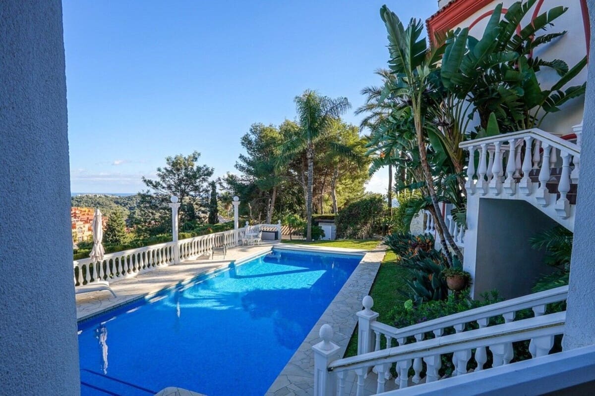 7 soveværelse Villa til salg i Las Chapas med garage - € 2.285.000 (Ref: 8967769)