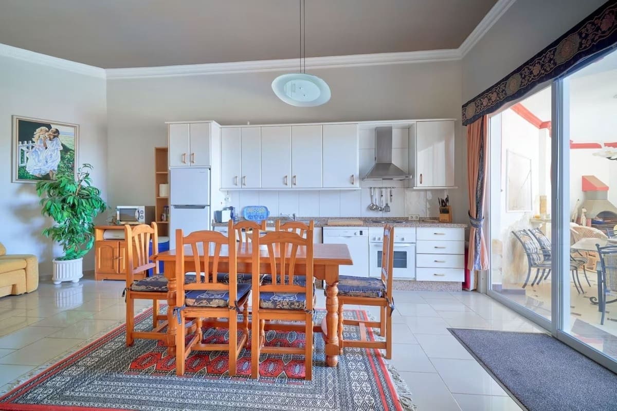 7 soveværelse Villa til salg i Las Chapas med garage - € 2.285.000 (Ref: 8967769)