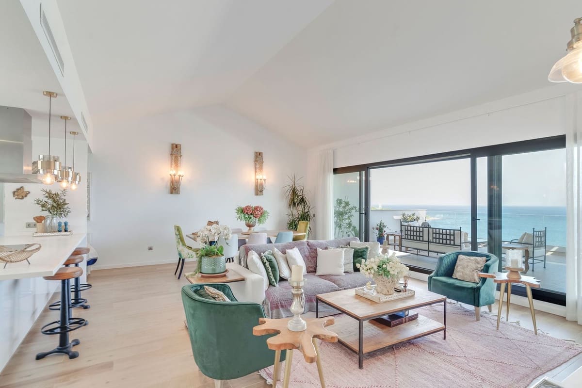 3 bedroom Apartment for sale in La Alcaidesa - € 1,499,000 (Ref: 9070247)