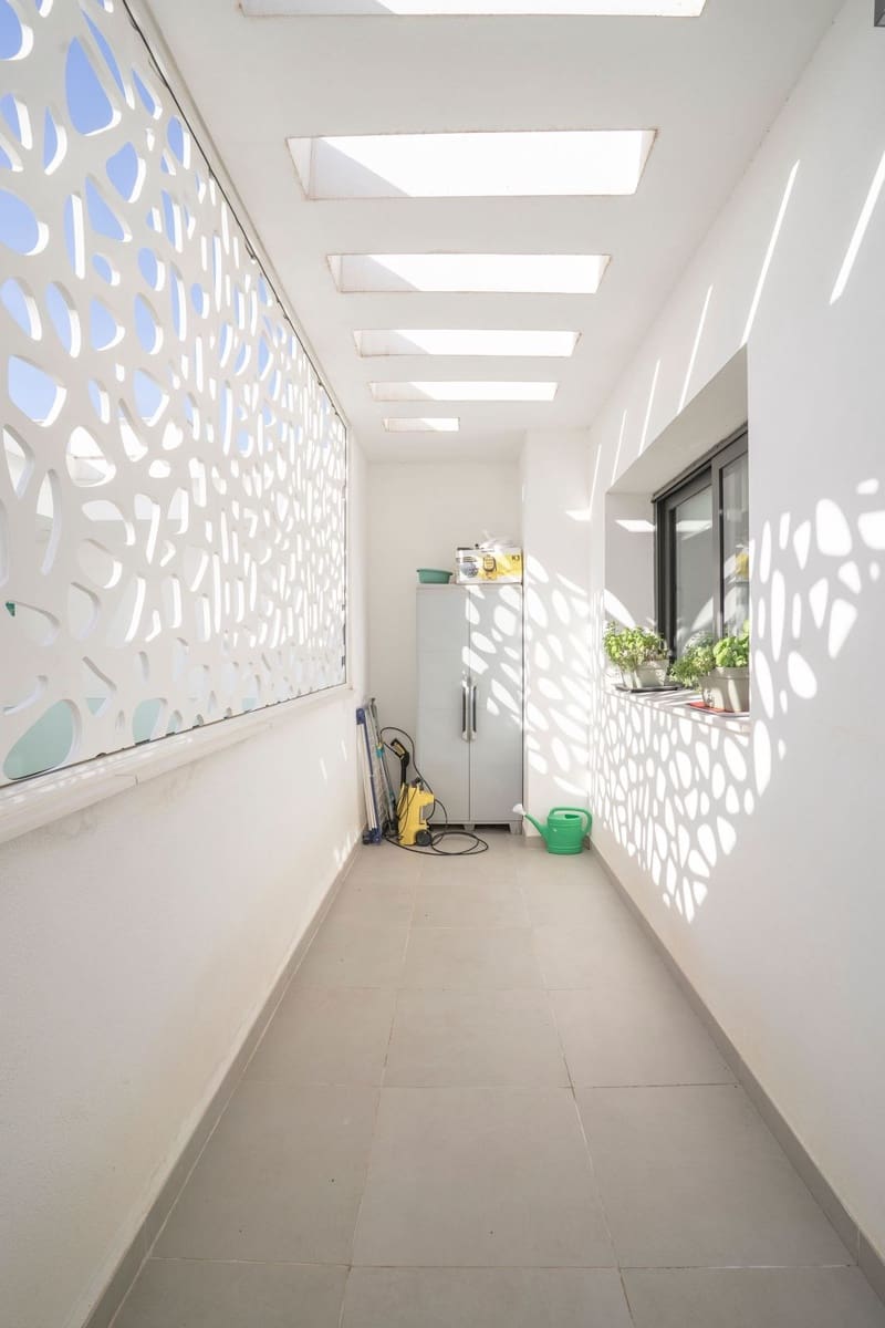 3 bedroom Apartment for sale in La Alcaidesa - € 1,499,000 (Ref: 9070247)