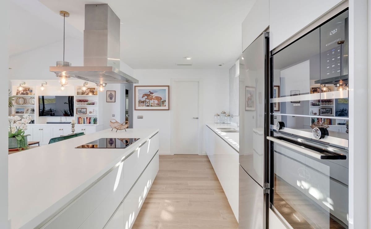 3 makuuhuone Huoneisto myytävänä paikassa La Alcaidesa - 1 499 000 € (Ref: 9070247)