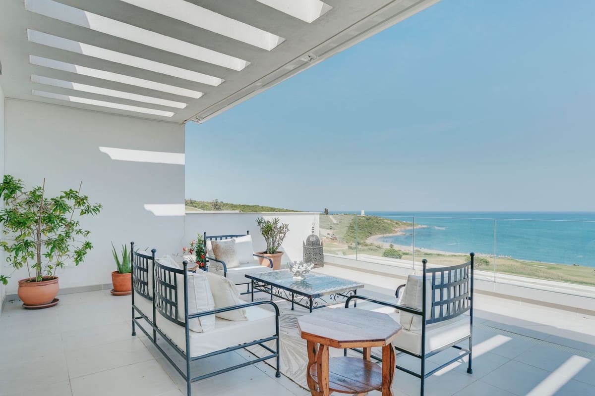 3 bedroom Apartment for sale in La Alcaidesa - € 1,499,000 (Ref: 9070247)