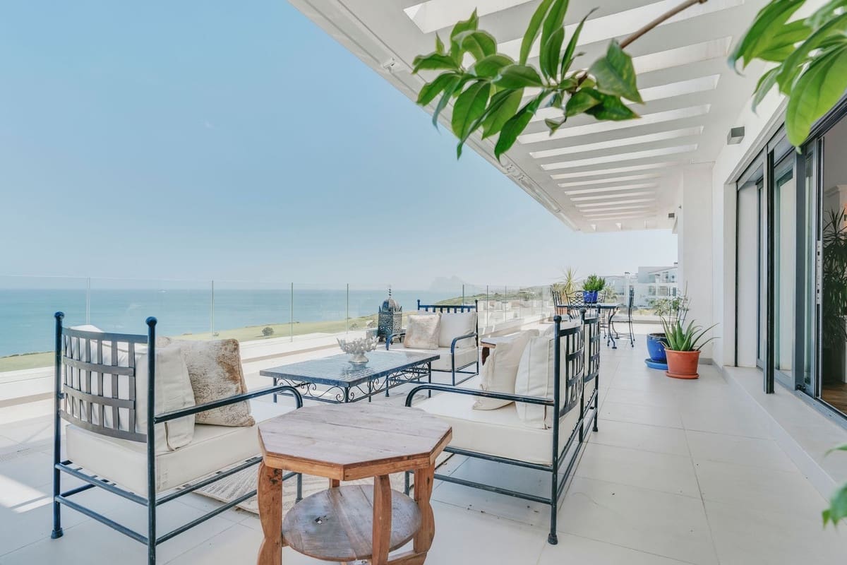 3 bedroom Apartment for sale in La Alcaidesa - € 1,499,000 (Ref: 9070247)