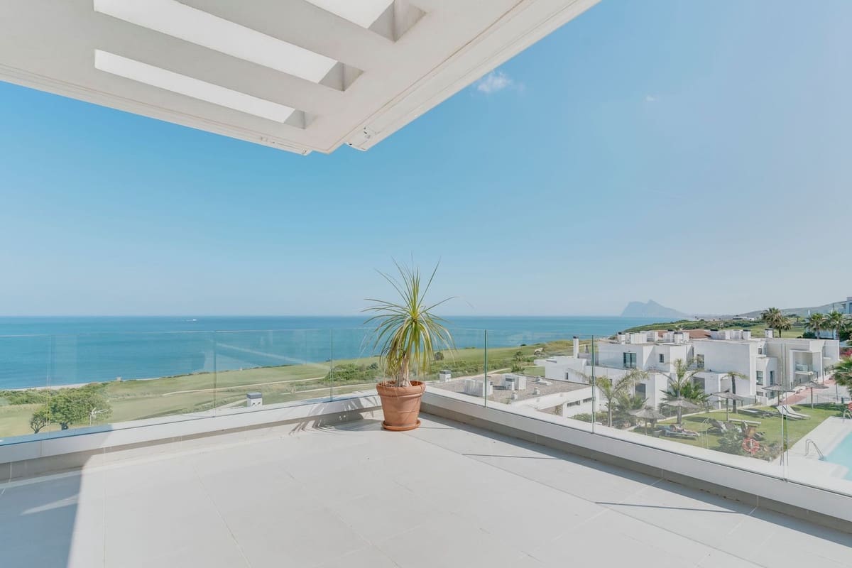 3 bedroom Apartment for sale in La Alcaidesa - € 1,499,000 (Ref: 9070247)