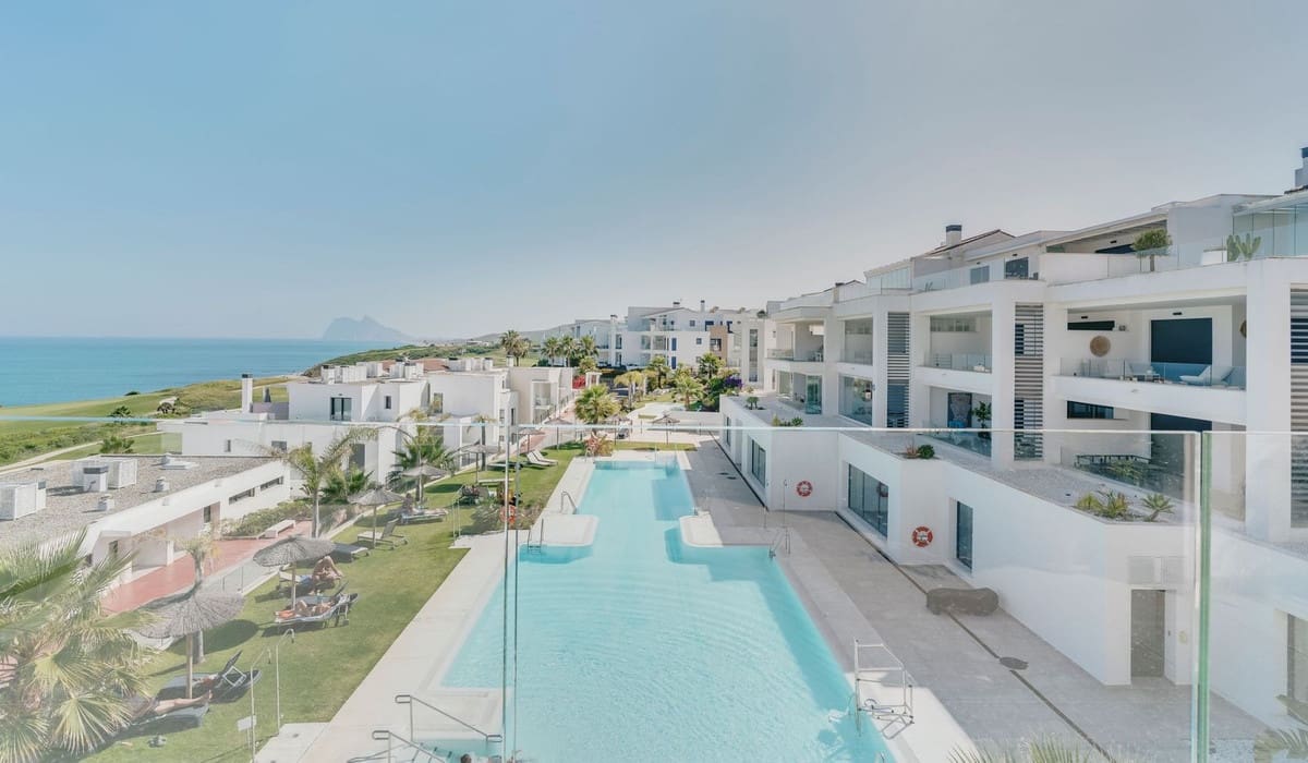 3 bedroom Apartment for sale in La Alcaidesa - € 1,499,000 (Ref: 9070247)