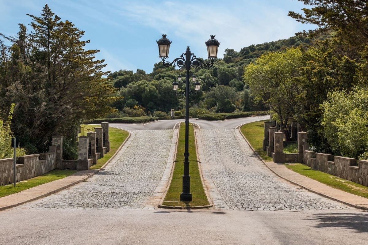 84 soveværelse Erhverv til salg i Sotogrande - € 11.700.000 (Ref: 9077166)