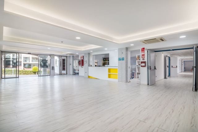 84 Zimmer Gewerbe zu verkaufen in Sotogrande, San Roque - 9.500.000 € (Ref: 9077166)