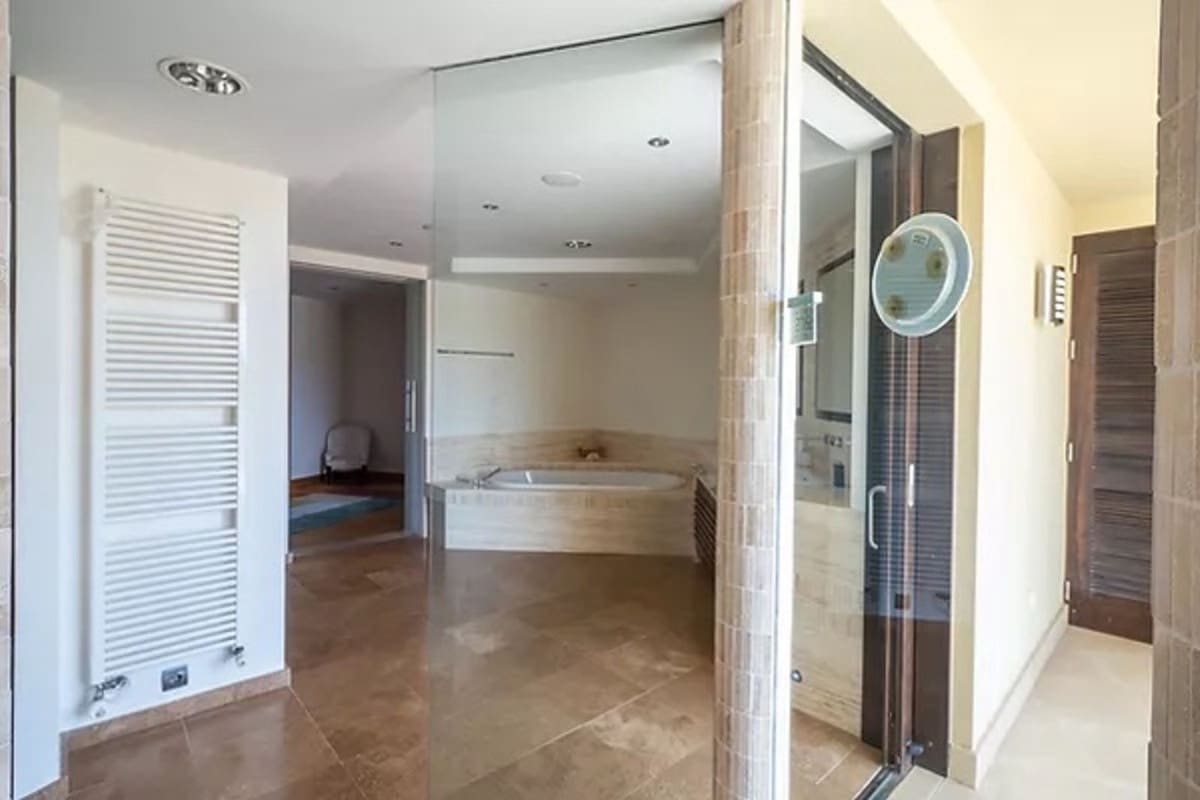 5 quarto Moradia para venda em Sotogrande com garagem - 5 750 000 € (Ref: 9077172)