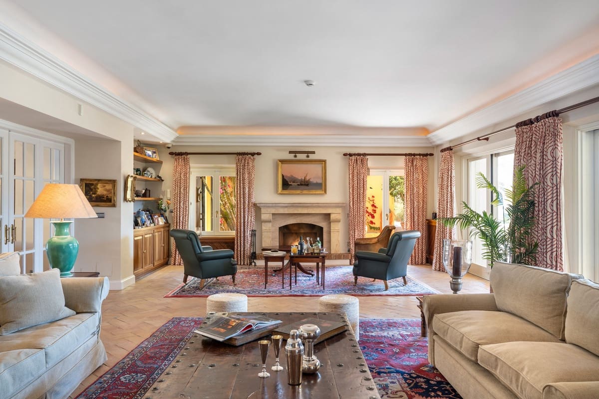 6 bedroom Villa for sale in Sotogrande - € 4,100,000 (Ref: 9077179)