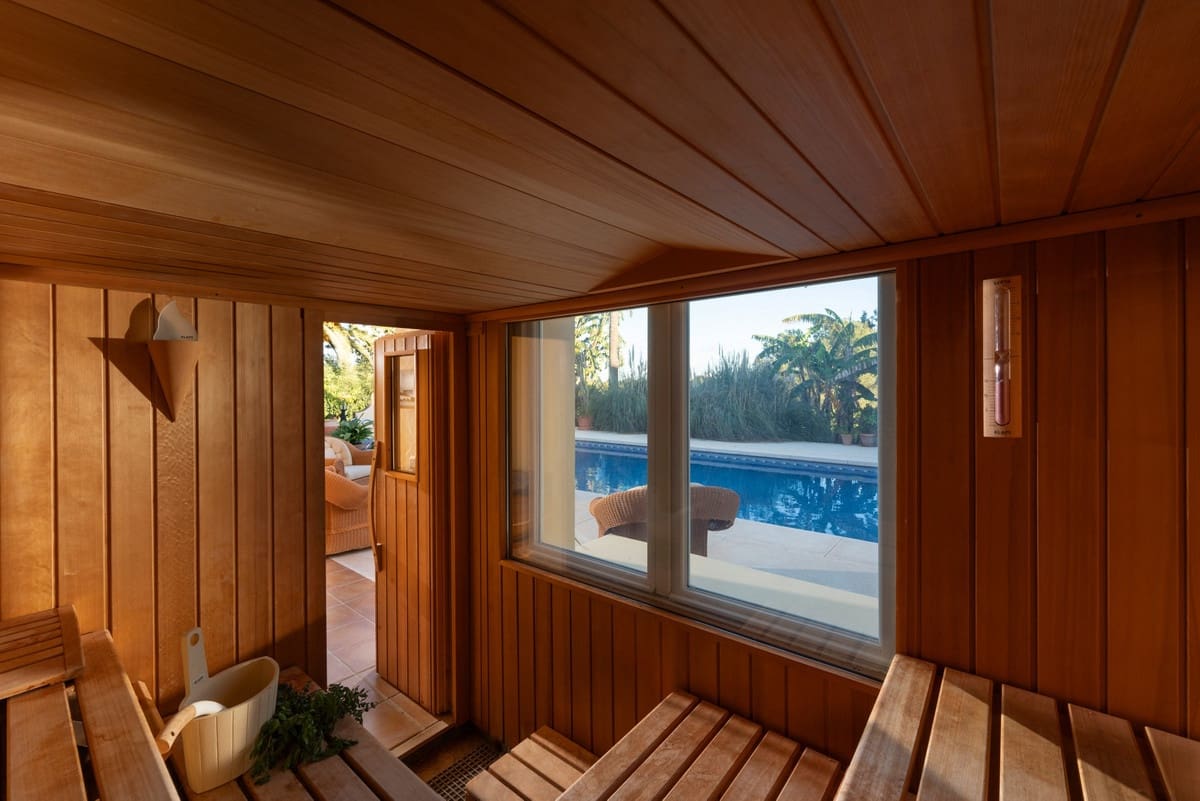 6 bedroom Villa for sale in Sotogrande - € 4,100,000 (Ref: 9077179)