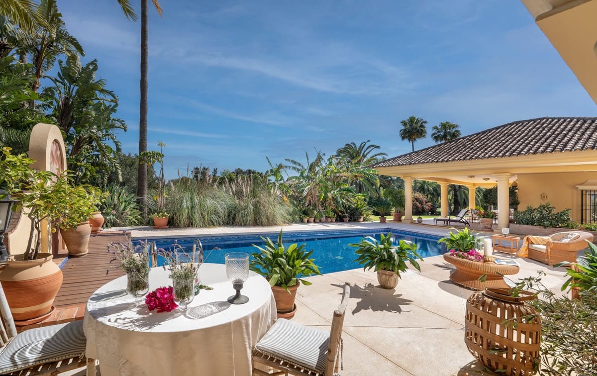 6 bedroom Villa for sale in Sotogrande - € 4,100,000 (Ref: 9077179)
