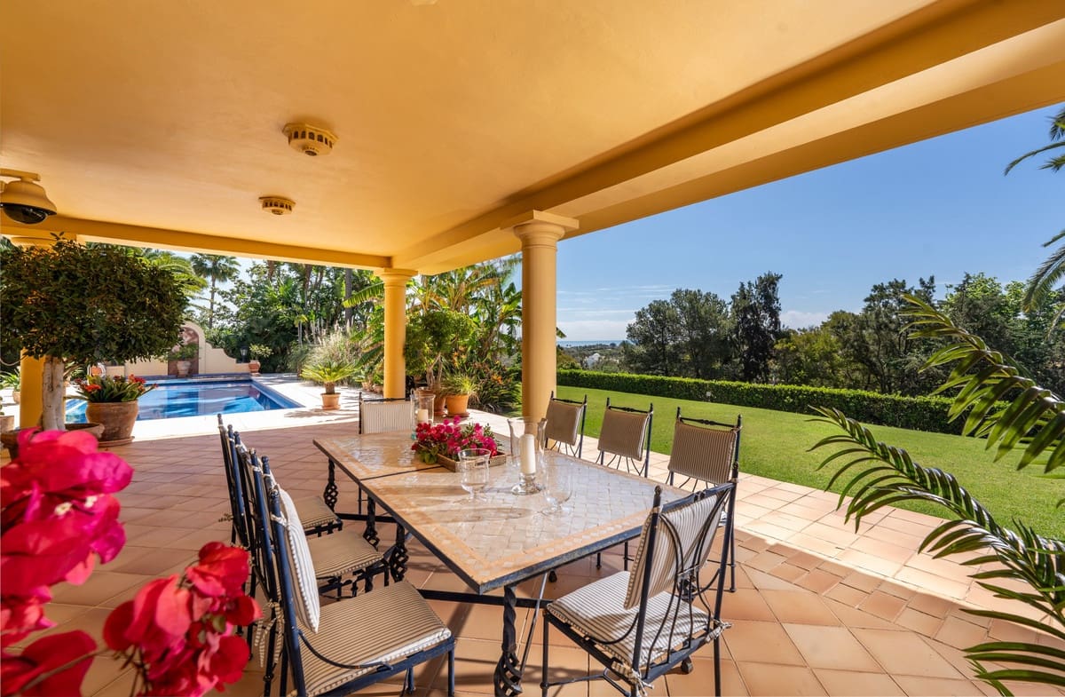 6 bedroom Villa for sale in Sotogrande - € 4,100,000 (Ref: 9077179)