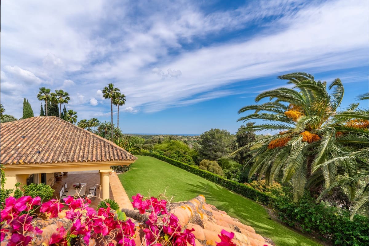 6 bedroom Villa for sale in Sotogrande - € 4,100,000 (Ref: 9077179)