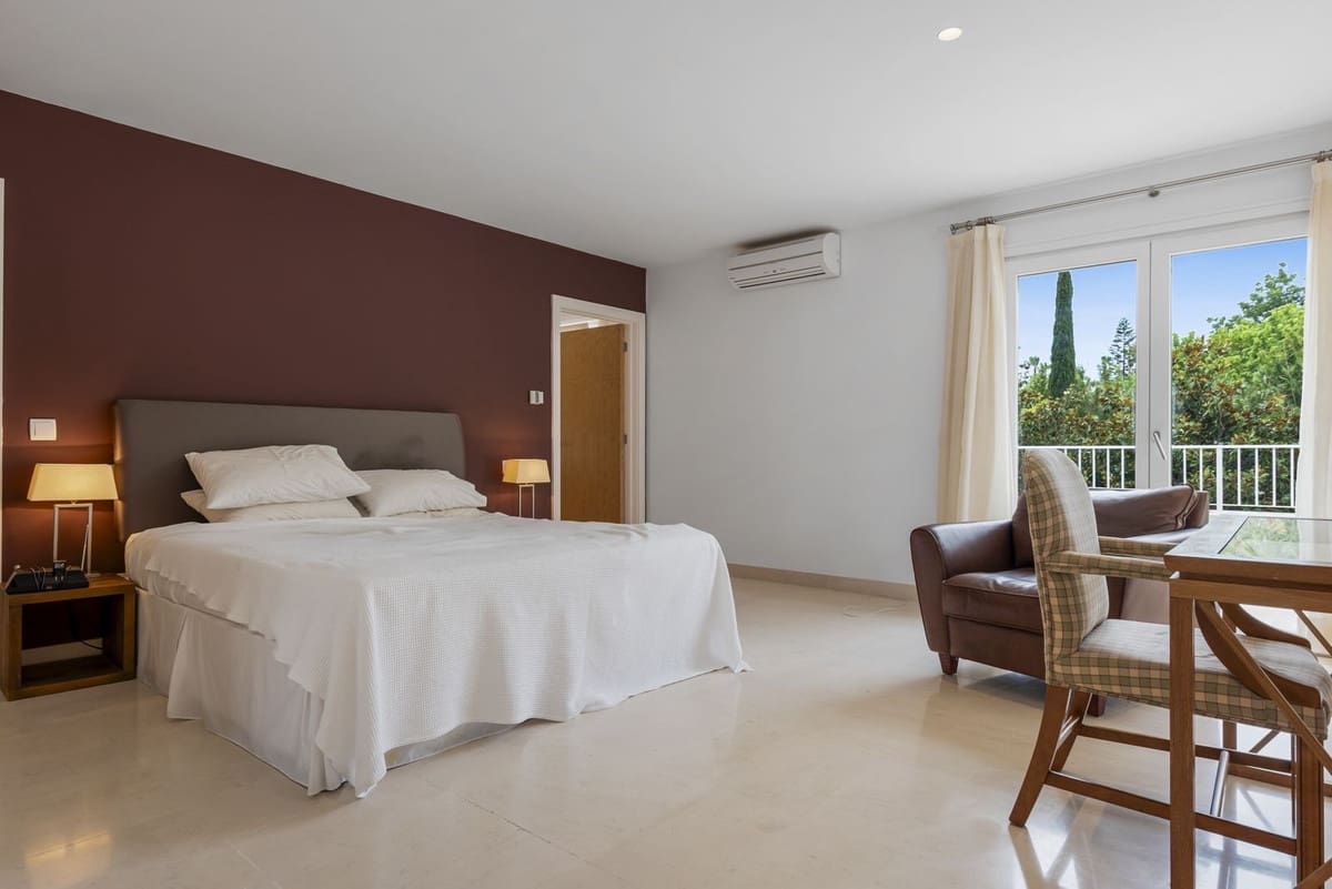 7 bedroom Villa for sale in Sotogrande with garage - € 3,850,000 (Ref: 9077181)