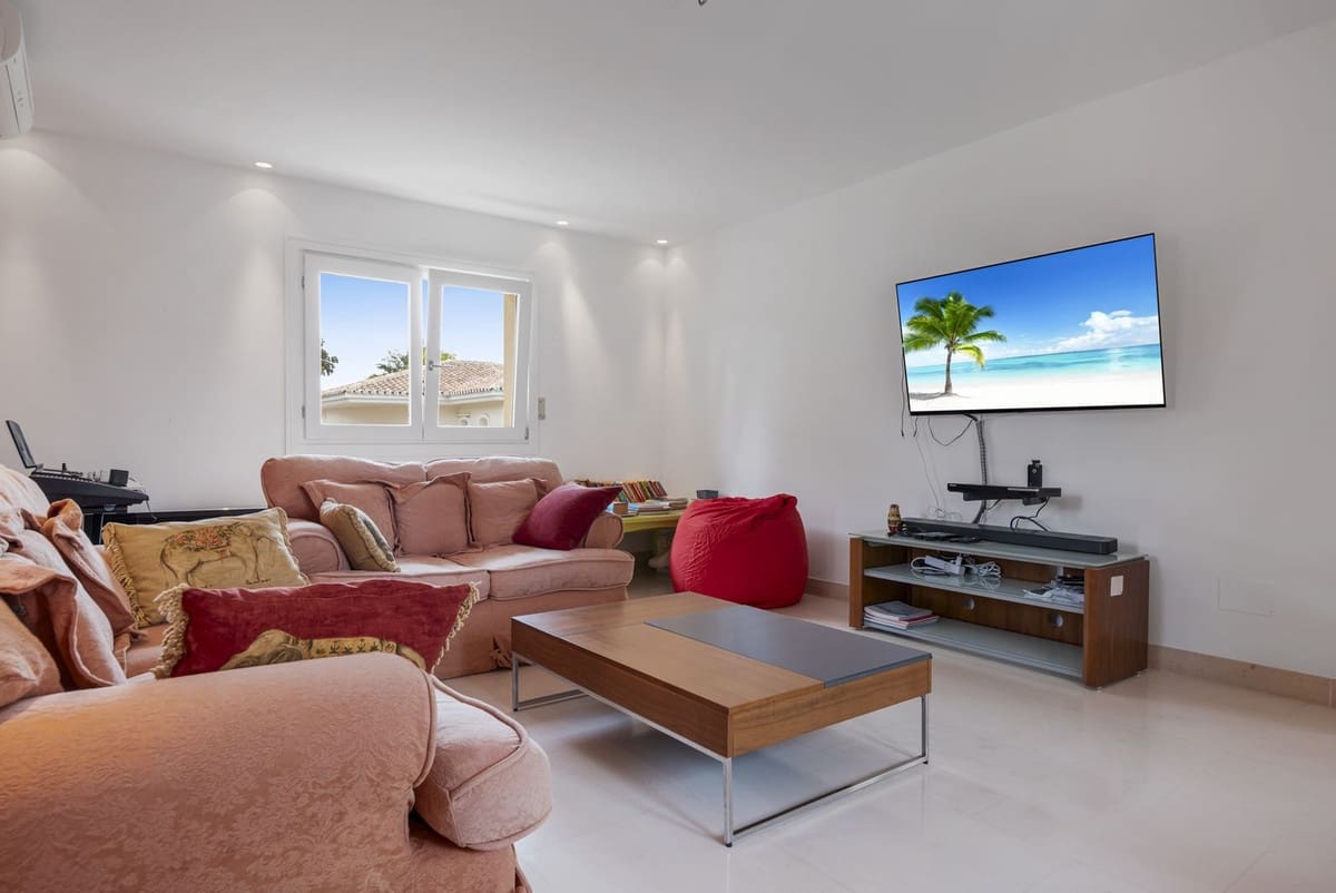 7 bedroom Villa for sale in Sotogrande with garage - € 3,850,000 (Ref: 9077181)