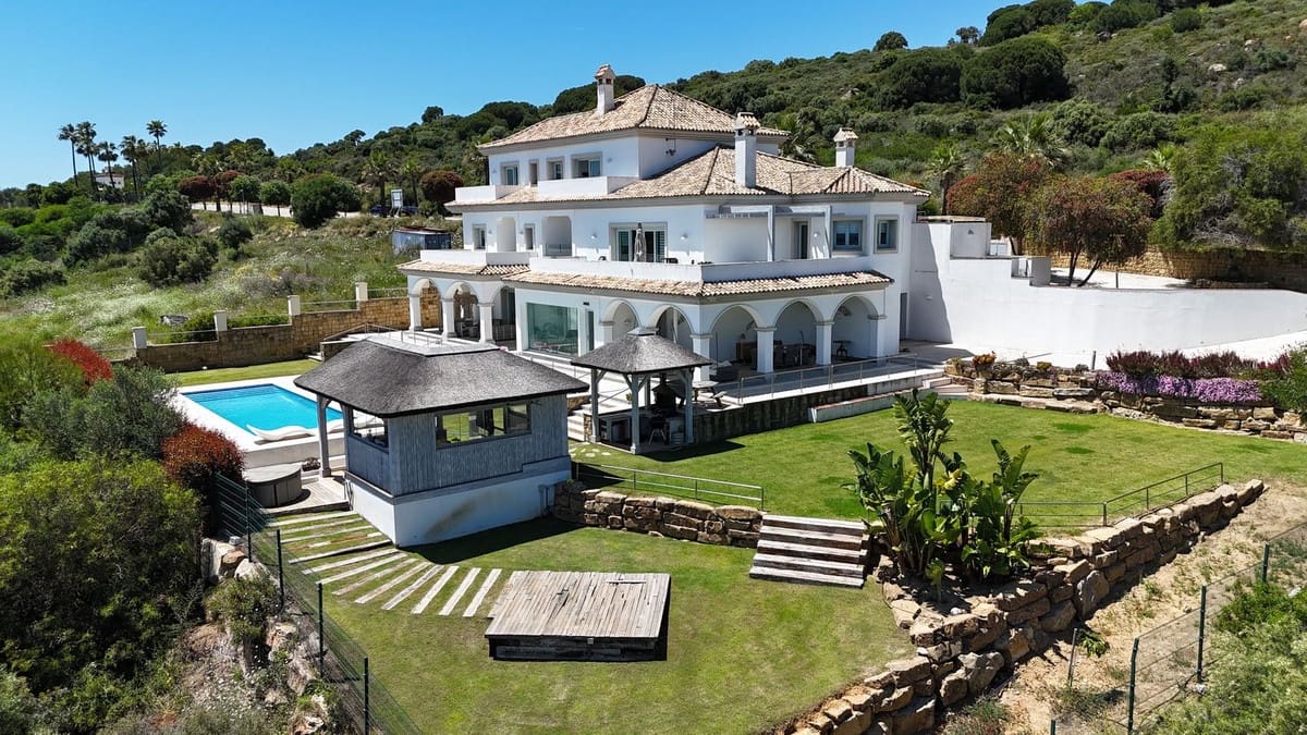 Chalet de 5 habitaciones en Sotogrande en venta con garaje - 2.450.000 € (Ref: 9077186)