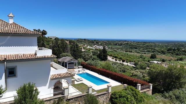 Chalet de 5 habitaciones en Sotogrande, San Roque en venta con garaje - 2.450.000 € (Ref: 9077186)