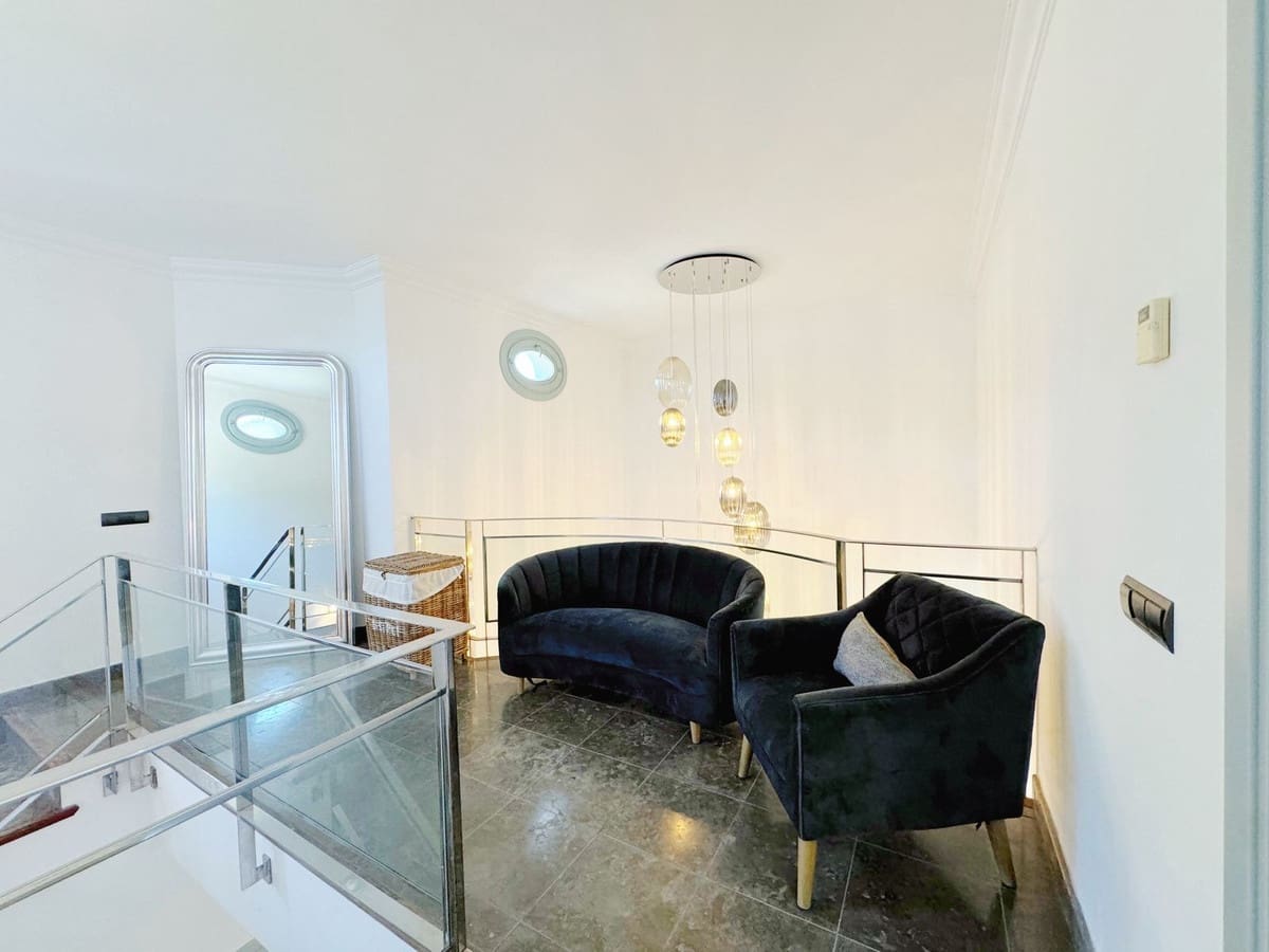 Chalet de 5 habitaciones en Sotogrande en venta con garaje - 2.450.000 € (Ref: 9077186)