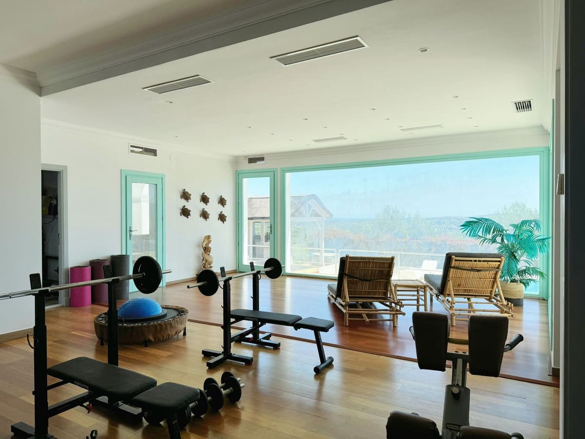 Chalet de 5 habitaciones en Sotogrande en venta con garaje - 2.450.000 € (Ref: 9077186)