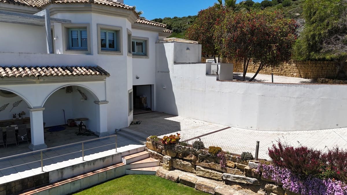 Chalet de 5 habitaciones en Sotogrande en venta con garaje - 2.450.000 € (Ref: 9077186)
