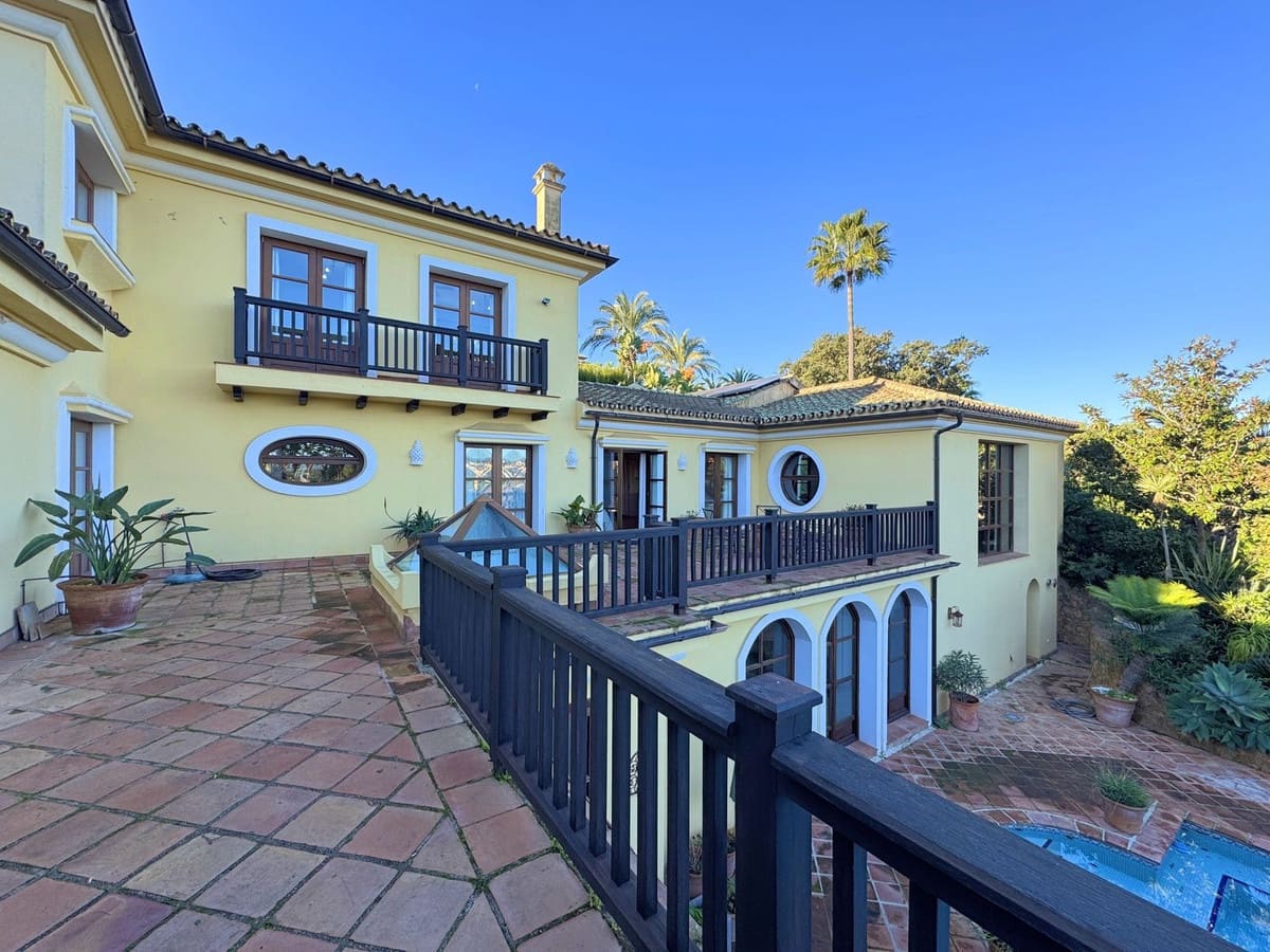 6 Zimmer Villa zu verkaufen in Sotogrande mit Garage - 2.250.000 € (Ref: 9077188)