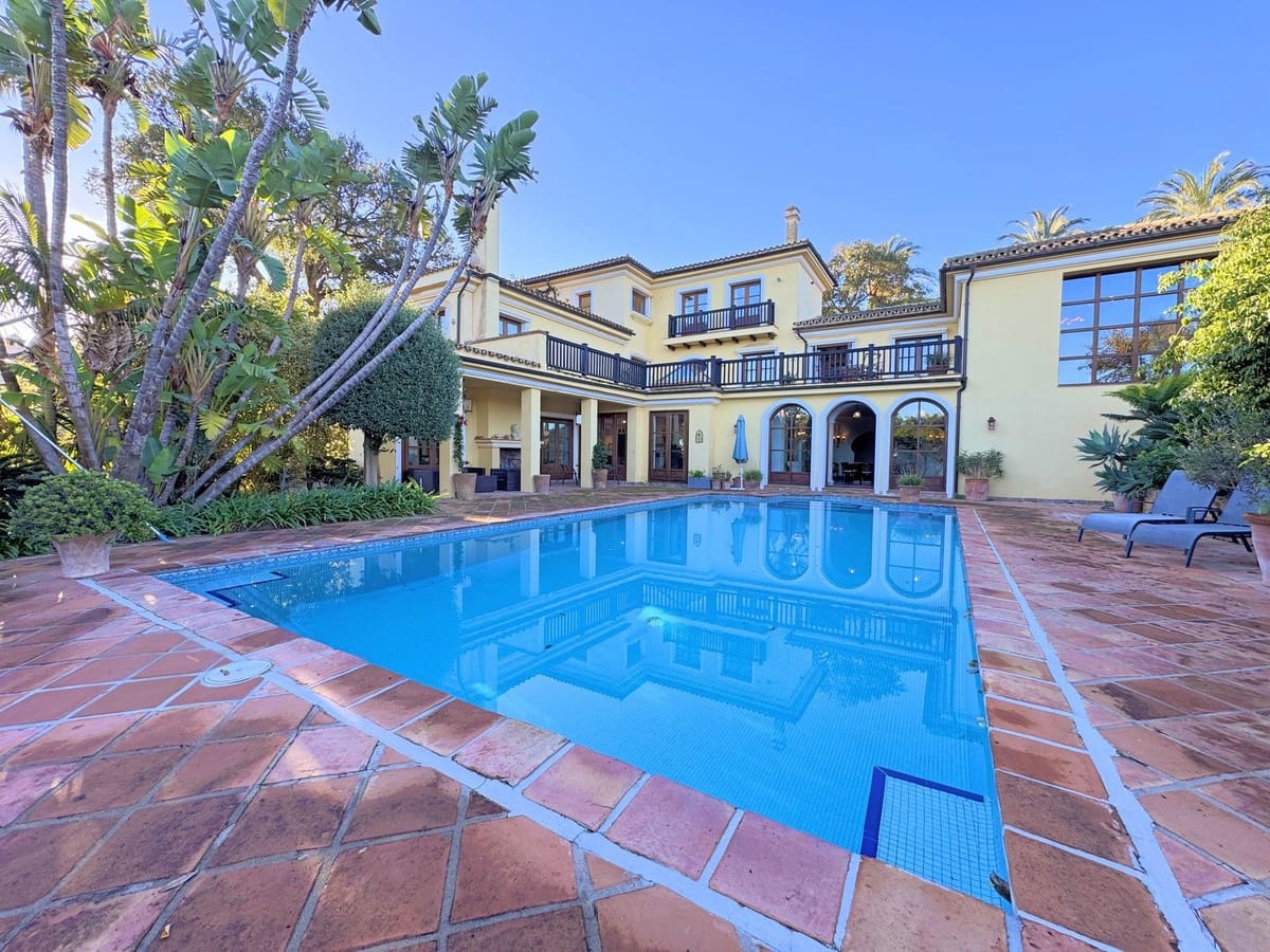 6 Zimmer Villa zu verkaufen in Sotogrande mit Garage - 2.250.000 € (Ref: 9077188)