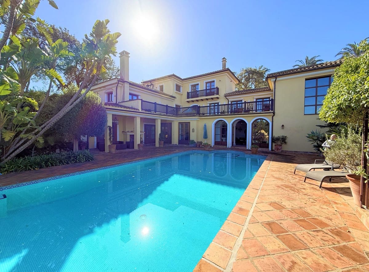 6 Zimmer Villa zu verkaufen in Sotogrande mit Garage - 2.250.000 € (Ref: 9077188)