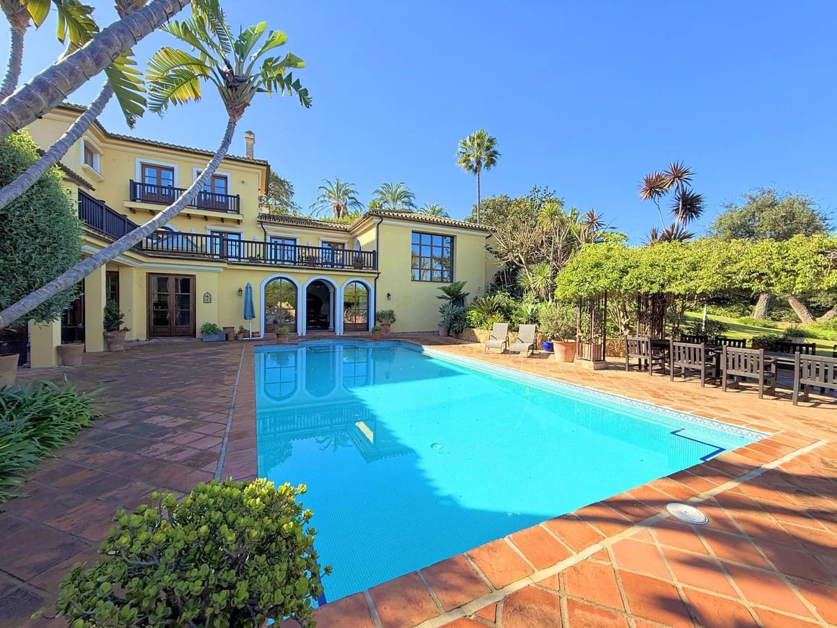 6 Zimmer Villa zu verkaufen in Sotogrande mit Garage - 2.250.000 € (Ref: 9077188)