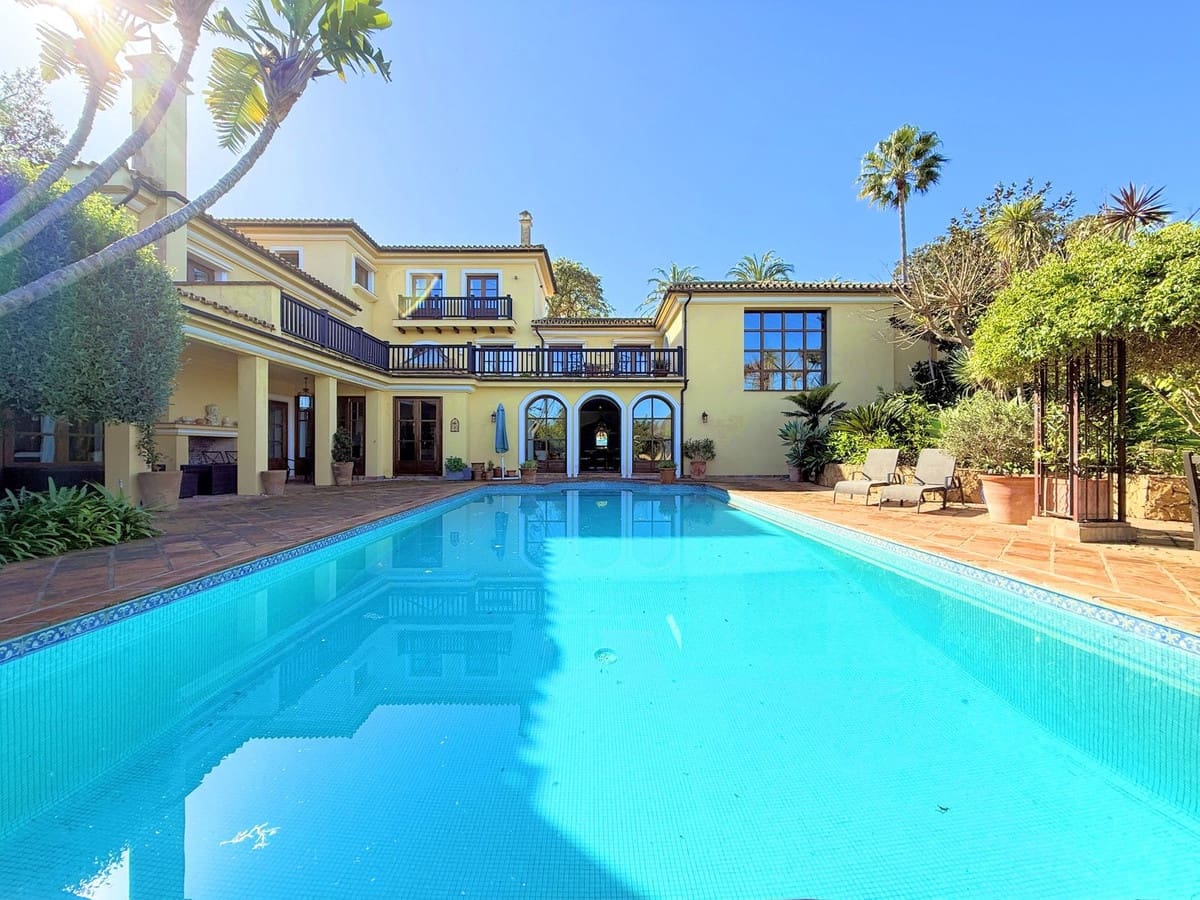 6 Zimmer Villa zu verkaufen in Sotogrande mit Garage - 2.250.000 € (Ref: 9077188)