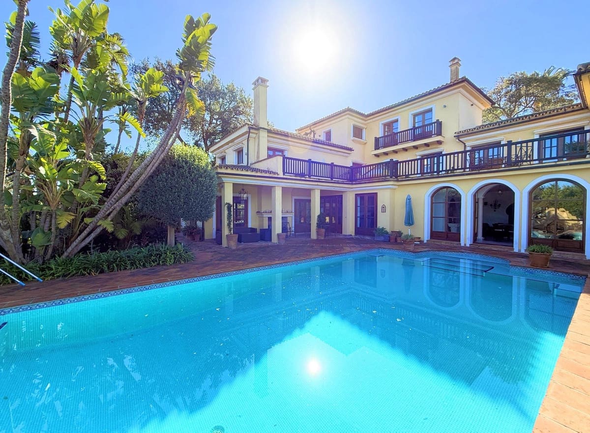 6 Zimmer Villa zu verkaufen in Sotogrande mit Garage - 2.250.000 € (Ref: 9077188)