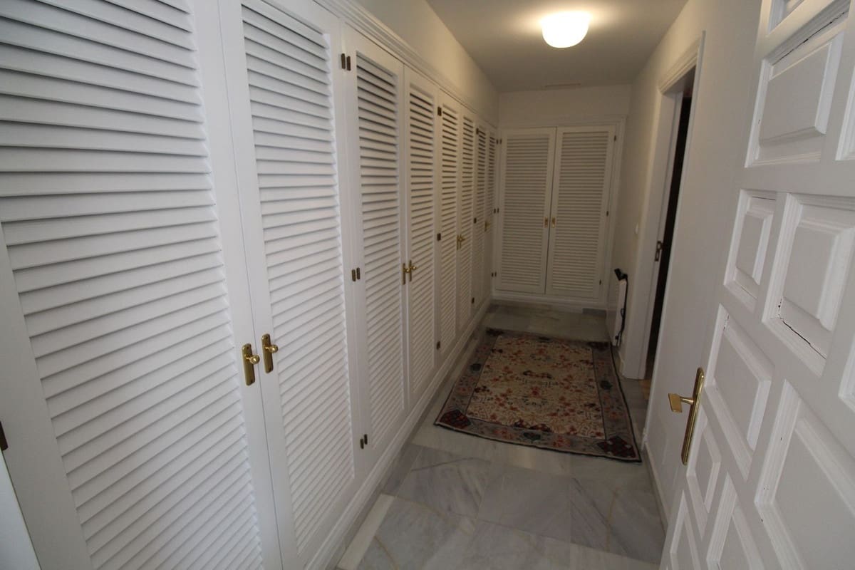 5 sypialnia Willa na sprzedaż w Sotogrande z garażem - 1 850 000 € (Ref: 9077192)