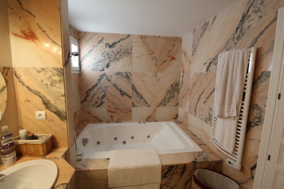 5 sypialnia Willa na sprzedaż w Sotogrande z garażem - 1 850 000 € (Ref: 9077192)