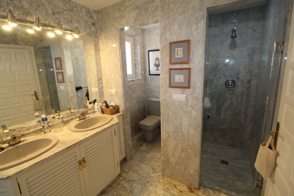 5 sypialnia Willa na sprzedaż w Sotogrande z garażem - 1 850 000 € (Ref: 9077192)