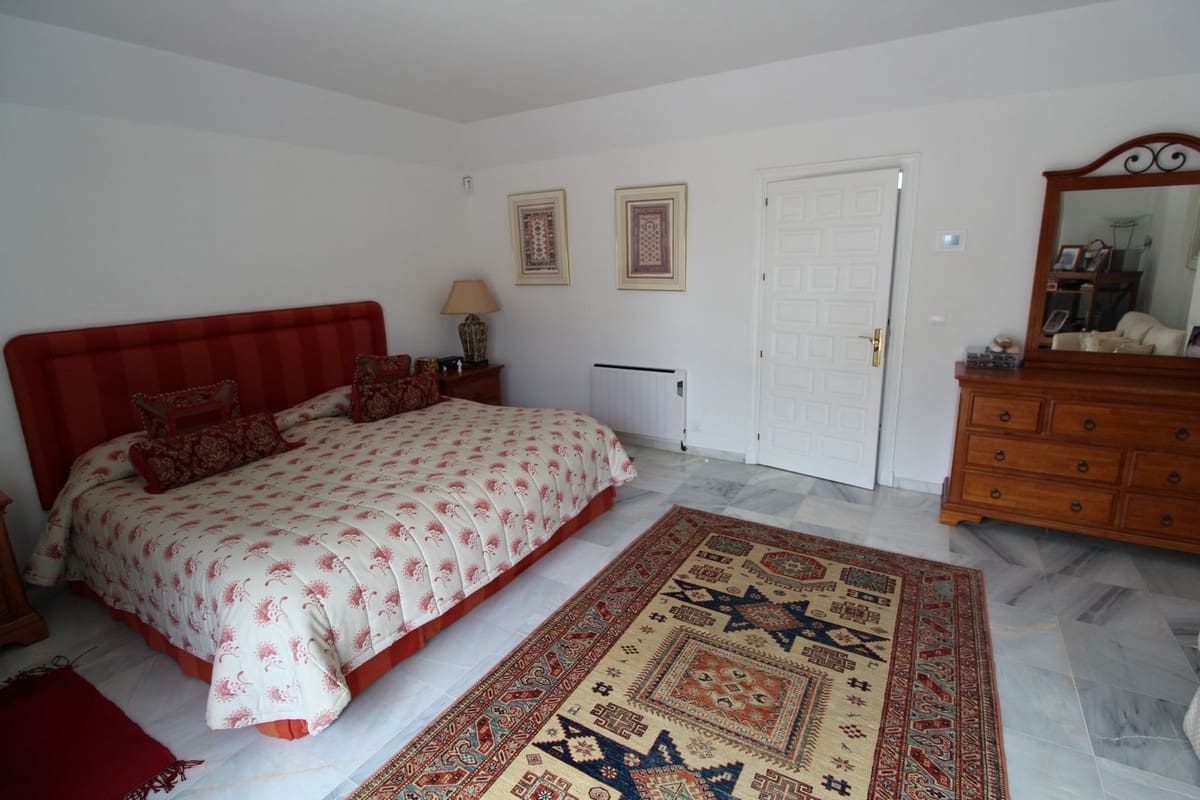 5 sypialnia Willa na sprzedaż w Sotogrande z garażem - 1 850 000 € (Ref: 9077192)