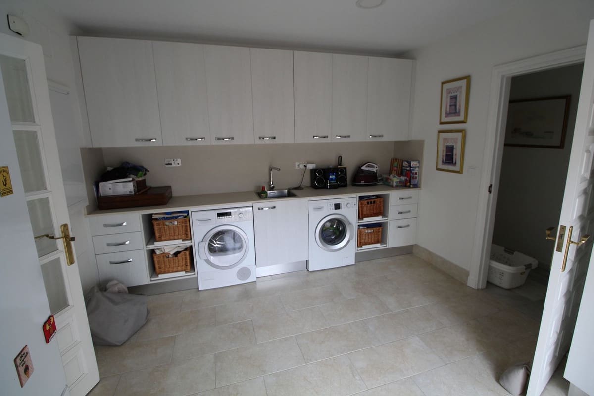 5 soveværelse Villa til salg i Sotogrande med garage - € 1.850.000 (Ref: 9077192)